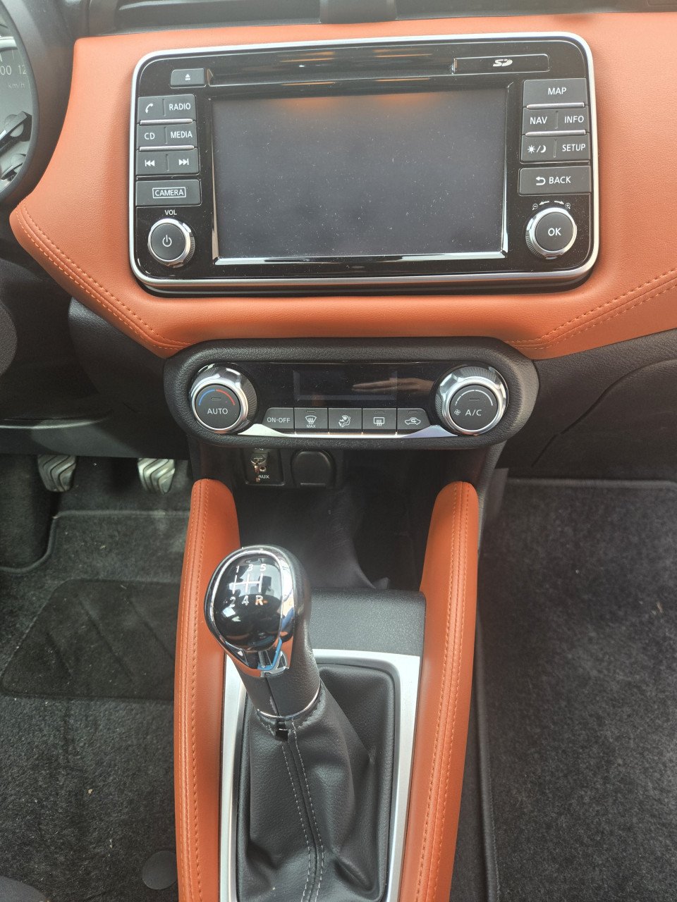 Nissan micra 0.9 dig-t  tekna bose