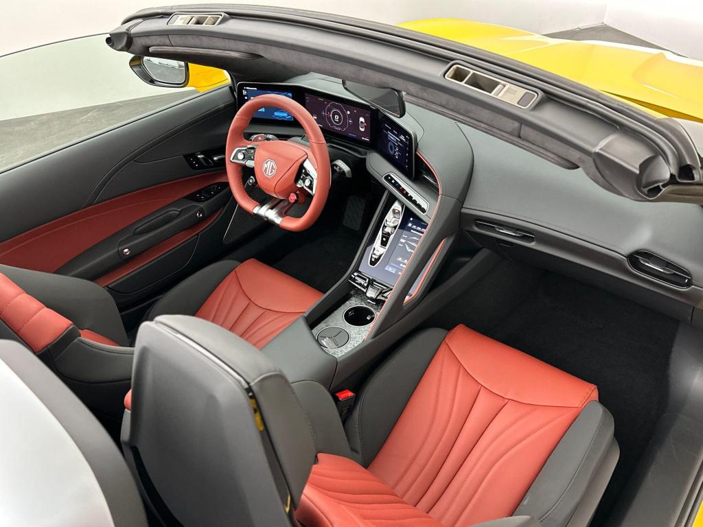 MG Cyberster mg trophy extended range 77kwh | showroommodel | 507 km bereik