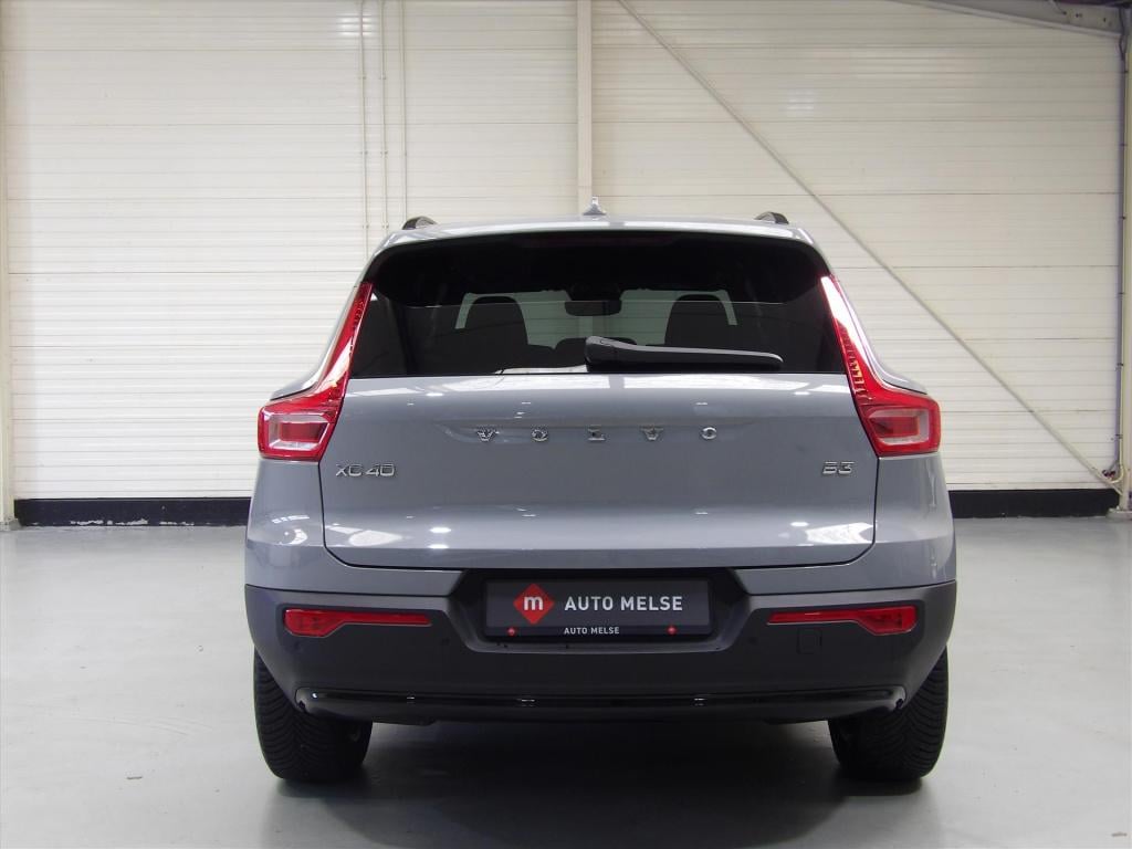 Volvo XC40 b3 163pk mild hybrid aut plus dark