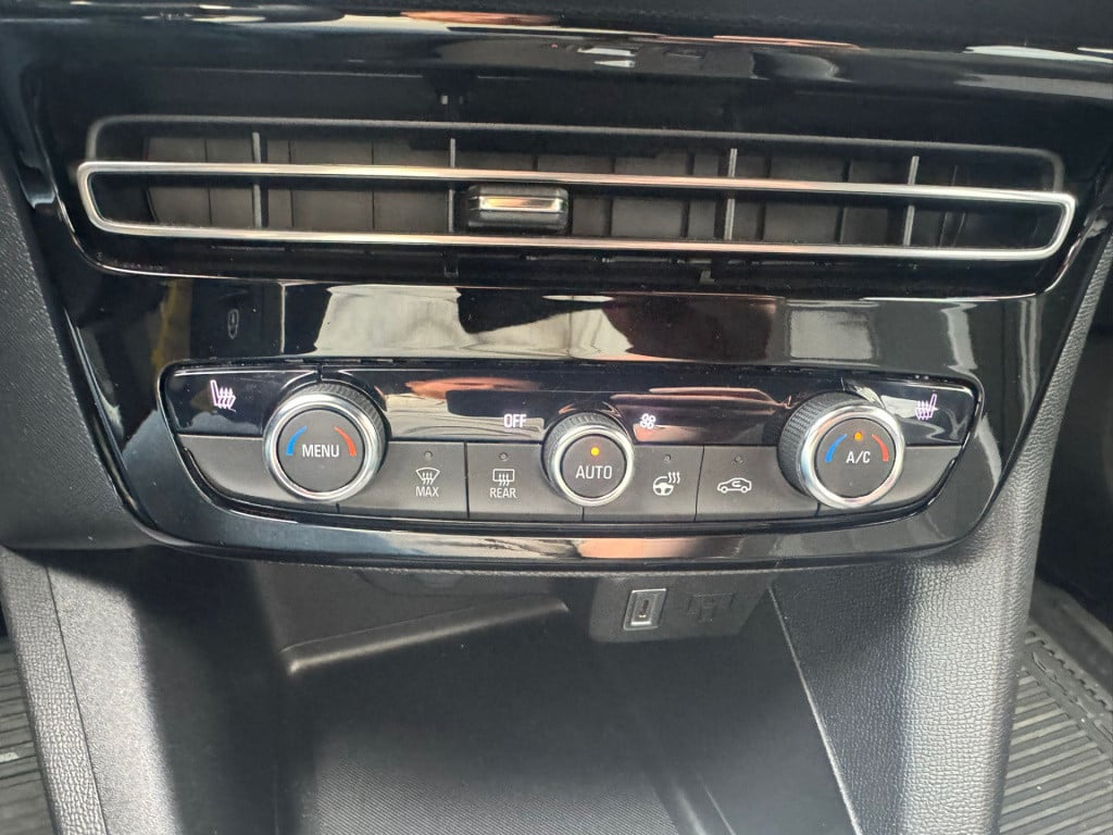 Opel Mokka 1.2 turbo gs black pack (model 2025)