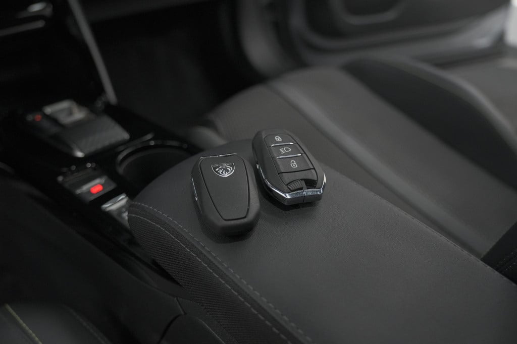 Peugeot 2008 hybrid 136 e-dsc6 gt | 360 camera | adaptieve cruise control |