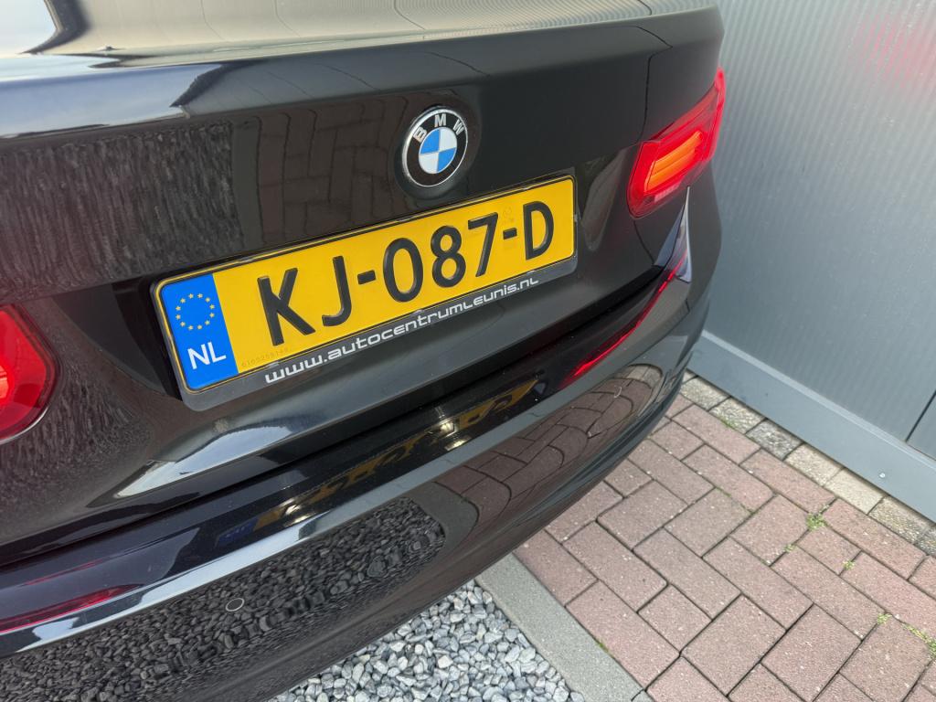 BMW 3-serie 320i 184pk sedan executive luxury