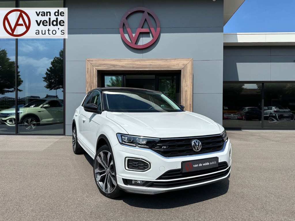 Volkswagen T-roc 1.5 tsi 150pk dsg r-line | 19 inch | led | trekhaak | virt