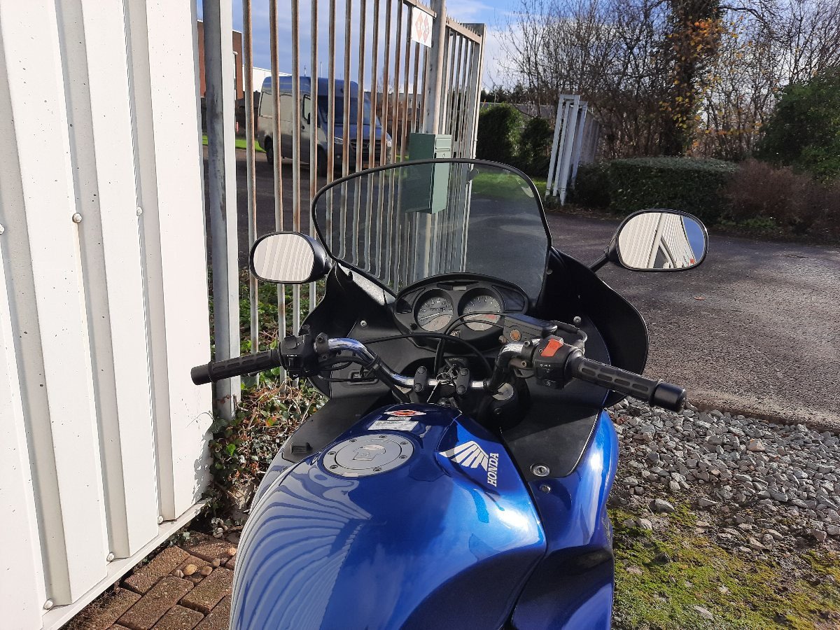 Honda Deauville NT650V uit 2003