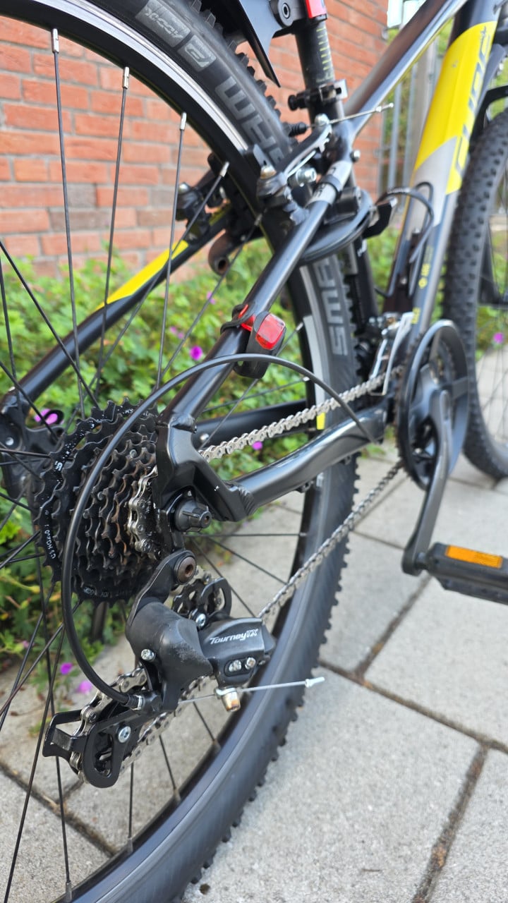 CUBE | ACID RACE 260 | 26 INCH | FRAME 34 CM | NETTE STAAT!!