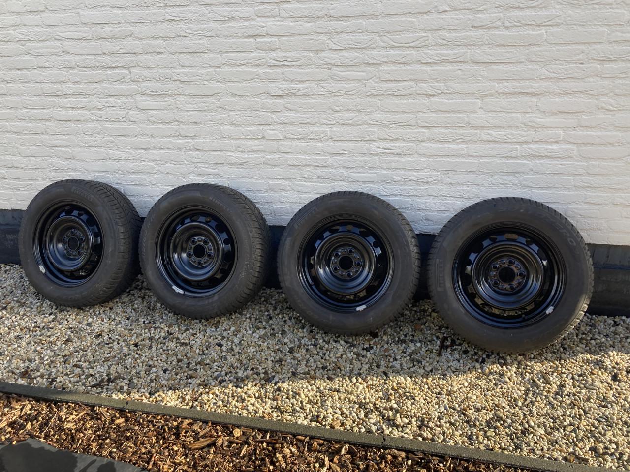 Originele Mazda CX-3 winterbanden set met TPMS sensoren