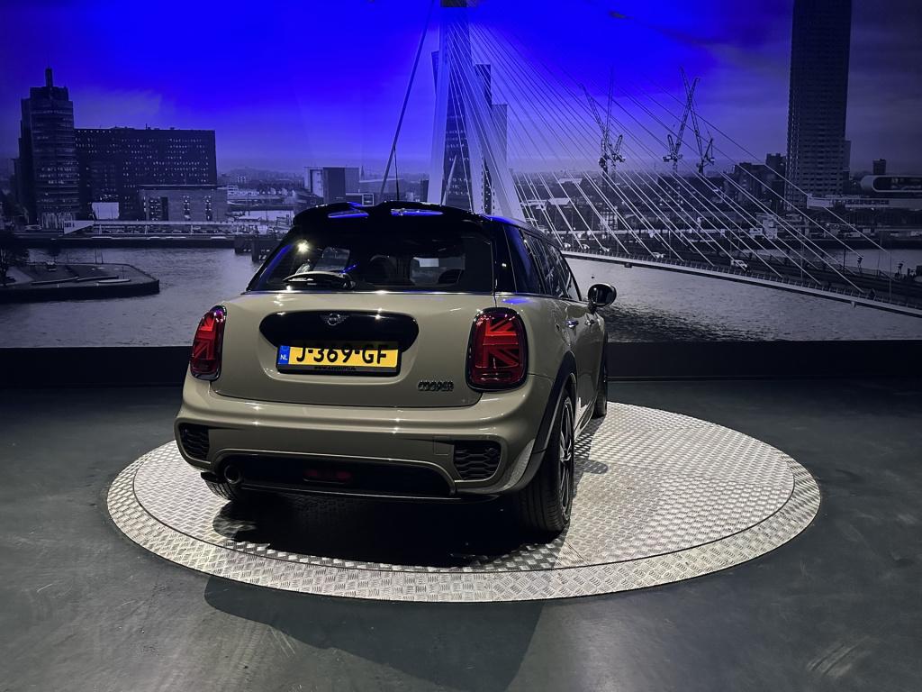 Mini 5-deurs 1.5 cooper 60 years edition *jcw-pakket*led*pano*winterpakket*
