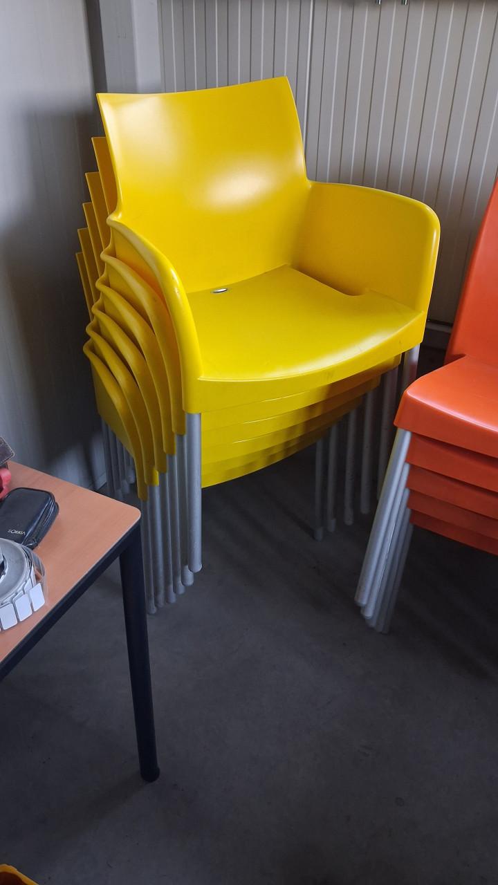 Stapelstoel stoel