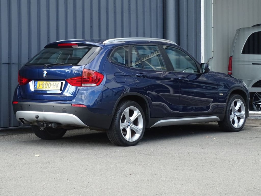 BMW X1 sdrive18i executive | bluetooth | stoelverwarming | 18"