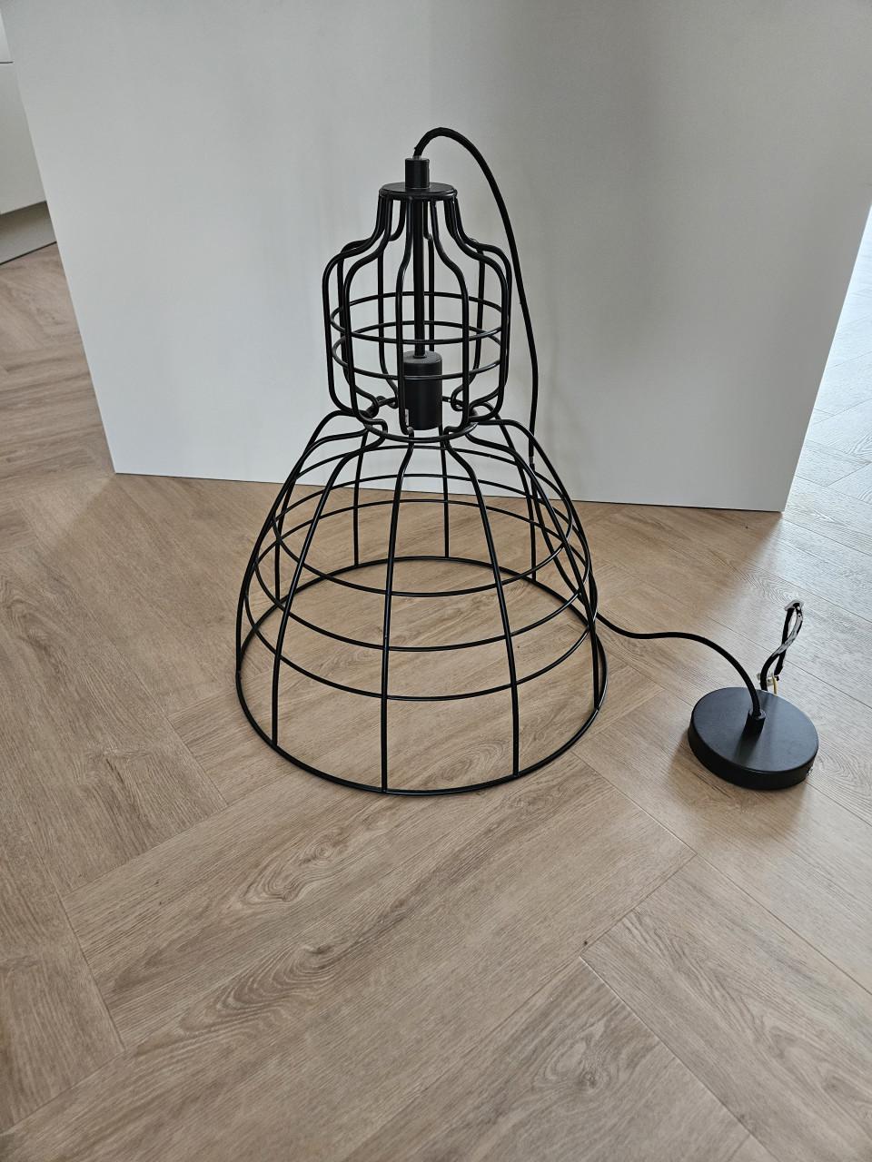 Stoere metalen draadlamp