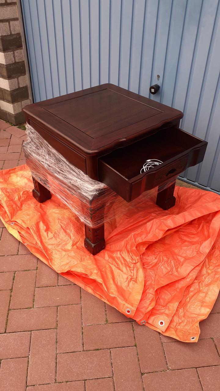 1 x Salontafel eiken 60 x 60 cm...& 1 x donker hout Salontafel exotisch