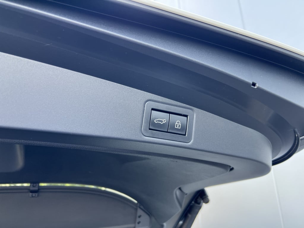 Toyota Corolla Touring Sports 1.8 hybrid trek