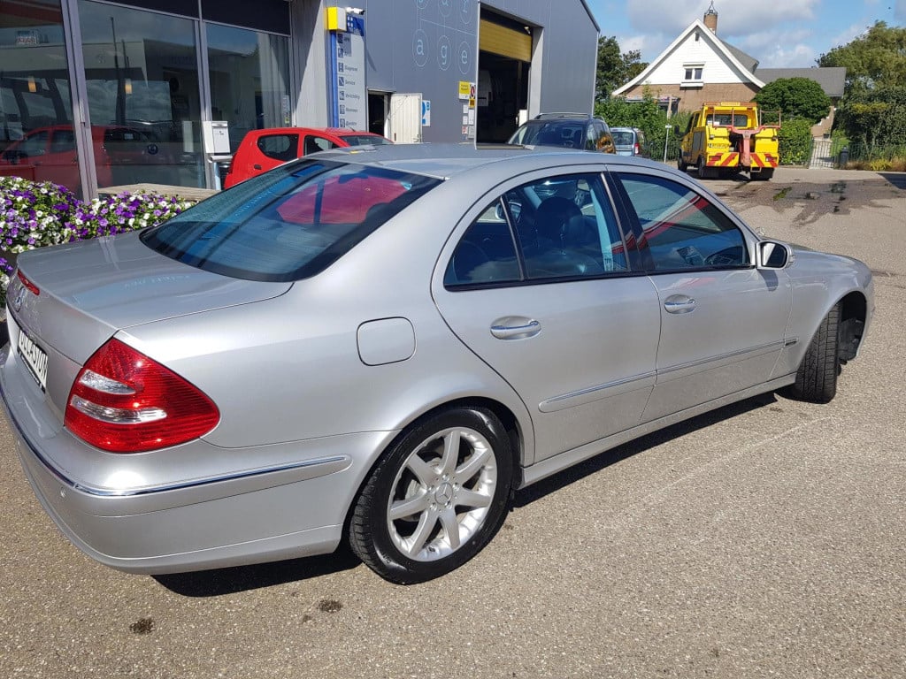 Mercedes-Benz E-Klasse 240 2,6b avantgarde automaat
