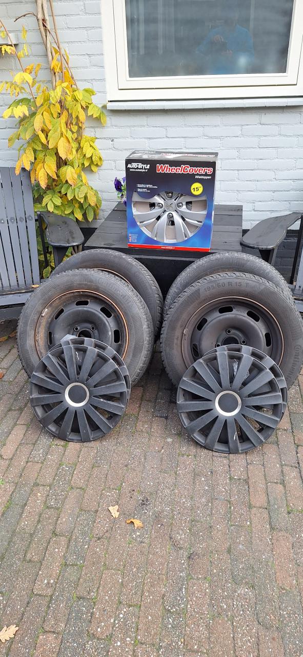 Winterbanden op stalen velgen.