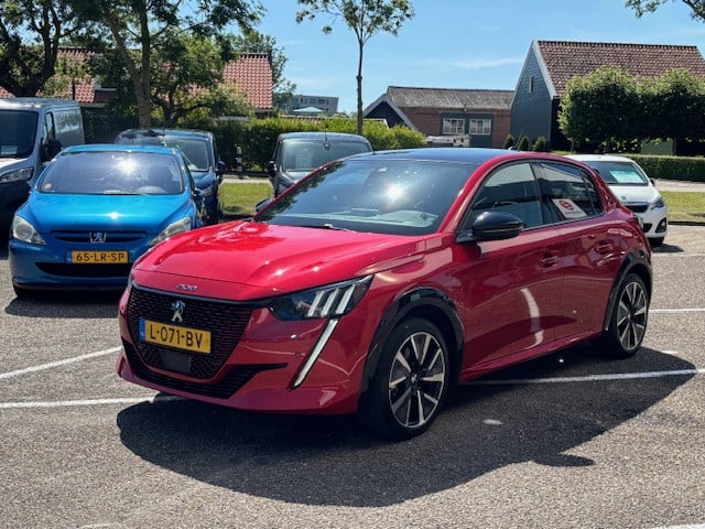 Peugeot 208 gt pack ev 50kwh 136pk/12%bytelling+btw | 3-fase navigatie | cr