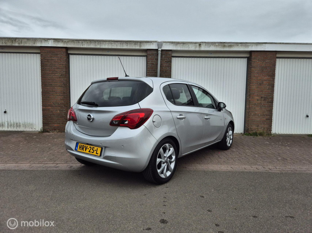 Opel Corsa 1.4 volautomaat / stuur- & stoelverwarming / camera