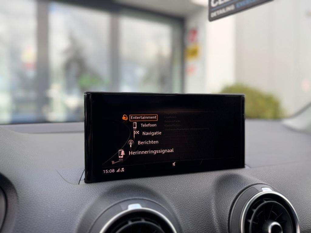 Audi Q2 30 tfsi s-line * matrix led * virtual cockpit * keyless * stoelverw