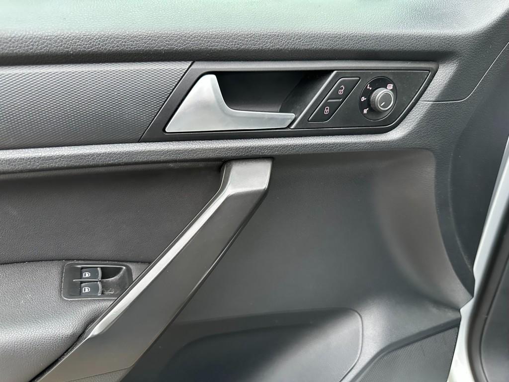 Volkswagen Caddy 1.4 tsi highline 5-pers. led camera trekhaak navi