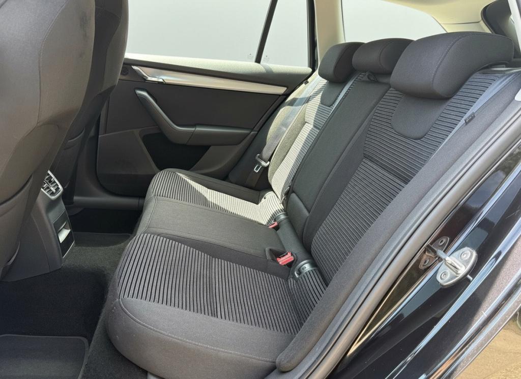 Skoda Octavia combi 1.4 tsi greentech ambition businessline automaat