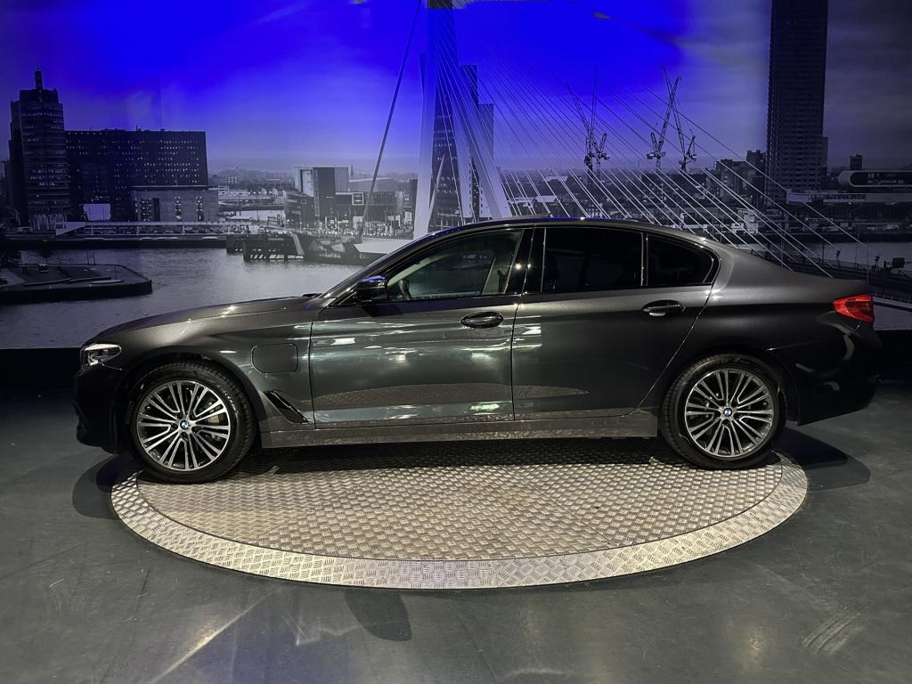 BMW 5 Serie 530e iperformance high executive *schuifdak*harmankardon*
