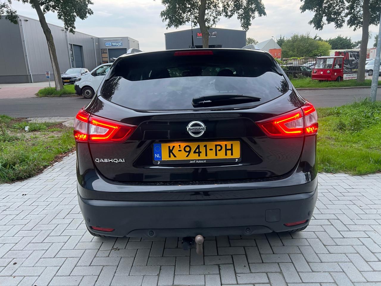 Nissan Qashqai 1.2Premier Edition Pano/Camera