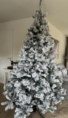 Kerstboom sneeuw. 2.40 m hoog