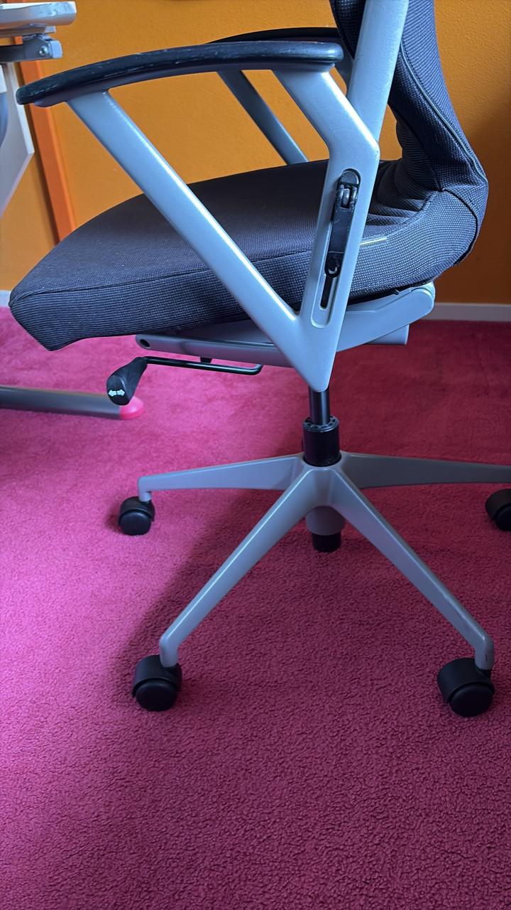 Verstelbare bureaustoel, GRATIS