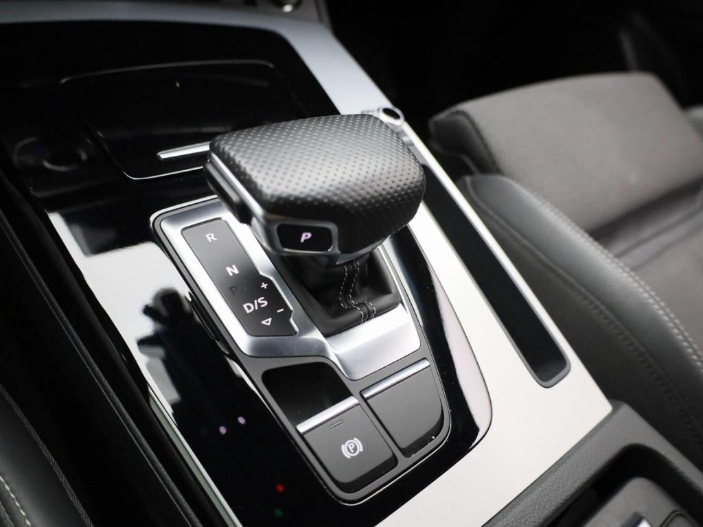 Audi Q5 50 tfsi e s edition | s-line | vlak stuur | automaat | lmv | half l