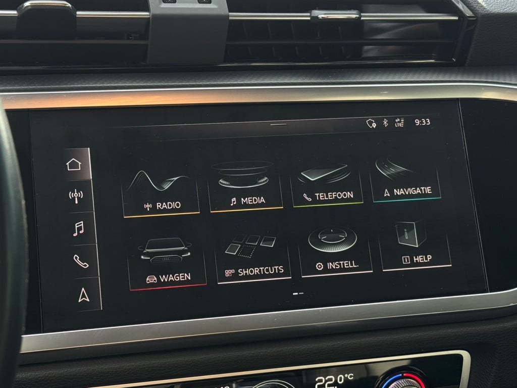 Audi Q3 35 tfsi * camera * matrix led * leer * keyless * trekhaak