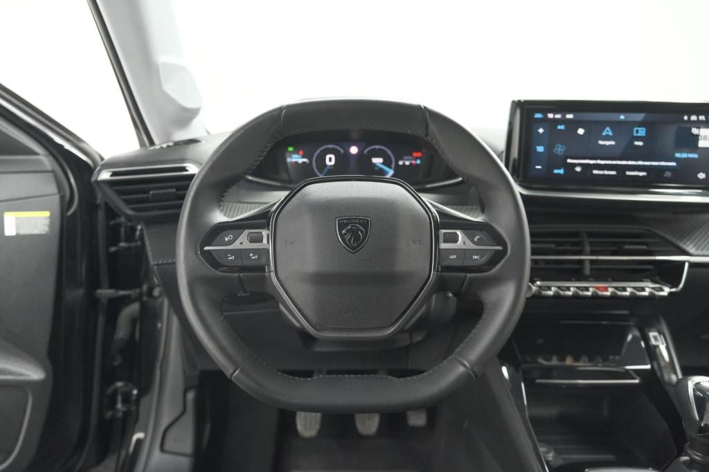 Peugeot 208 puretech 100 allure | parkeersensoren | navigatie | apple carpl