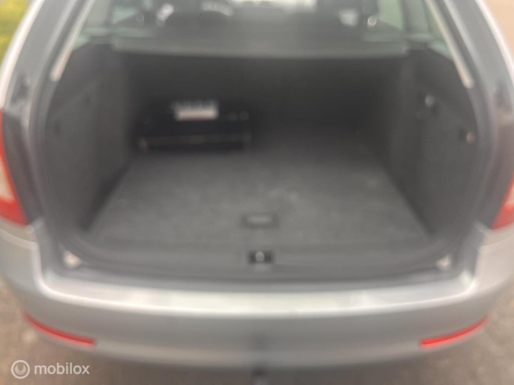 Skoda Octavia combi 1.4 tsi elegance bl xenon navi