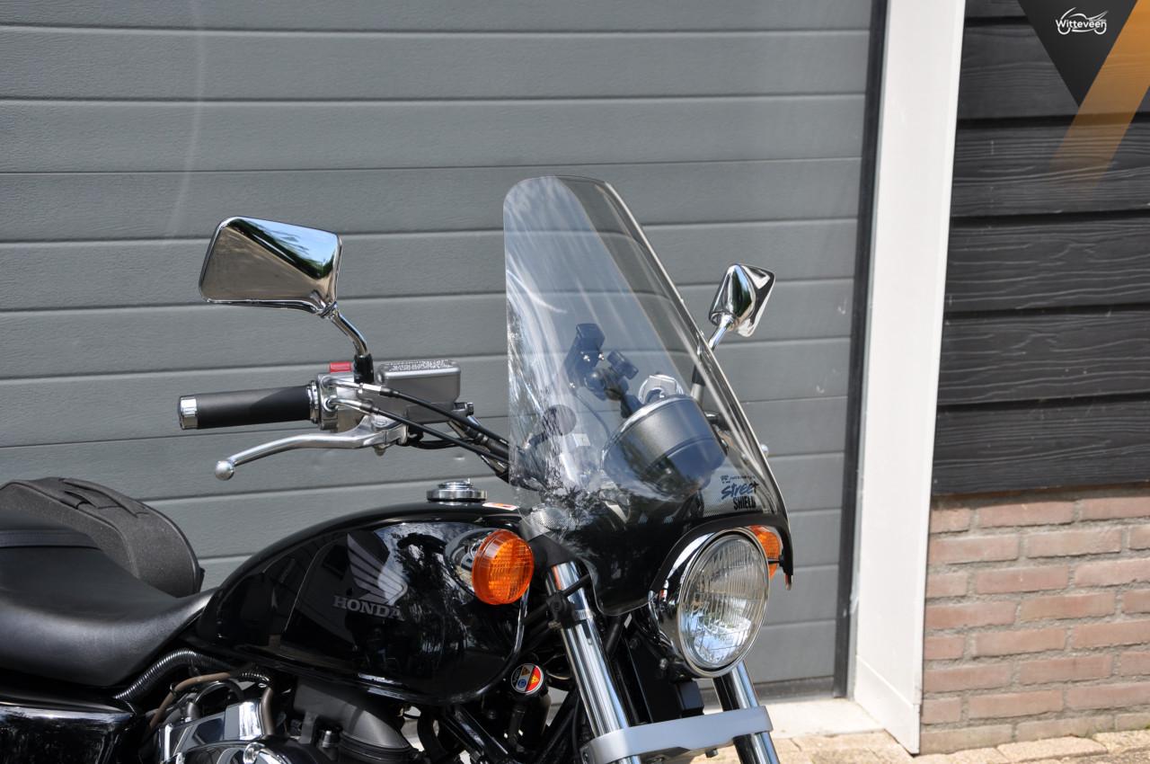 Honda VT 750 S Shadow 2350 km, leuke extra's