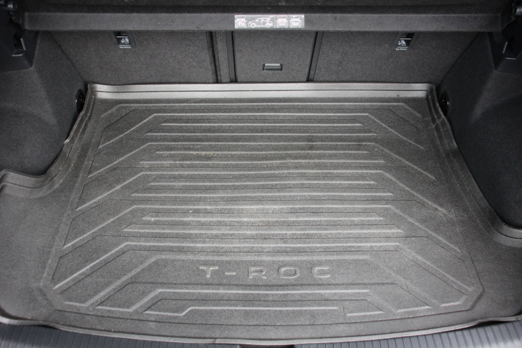 Volkswagen T-roc 1.5 tsi sport | acc | stoelverwarming | carplay |