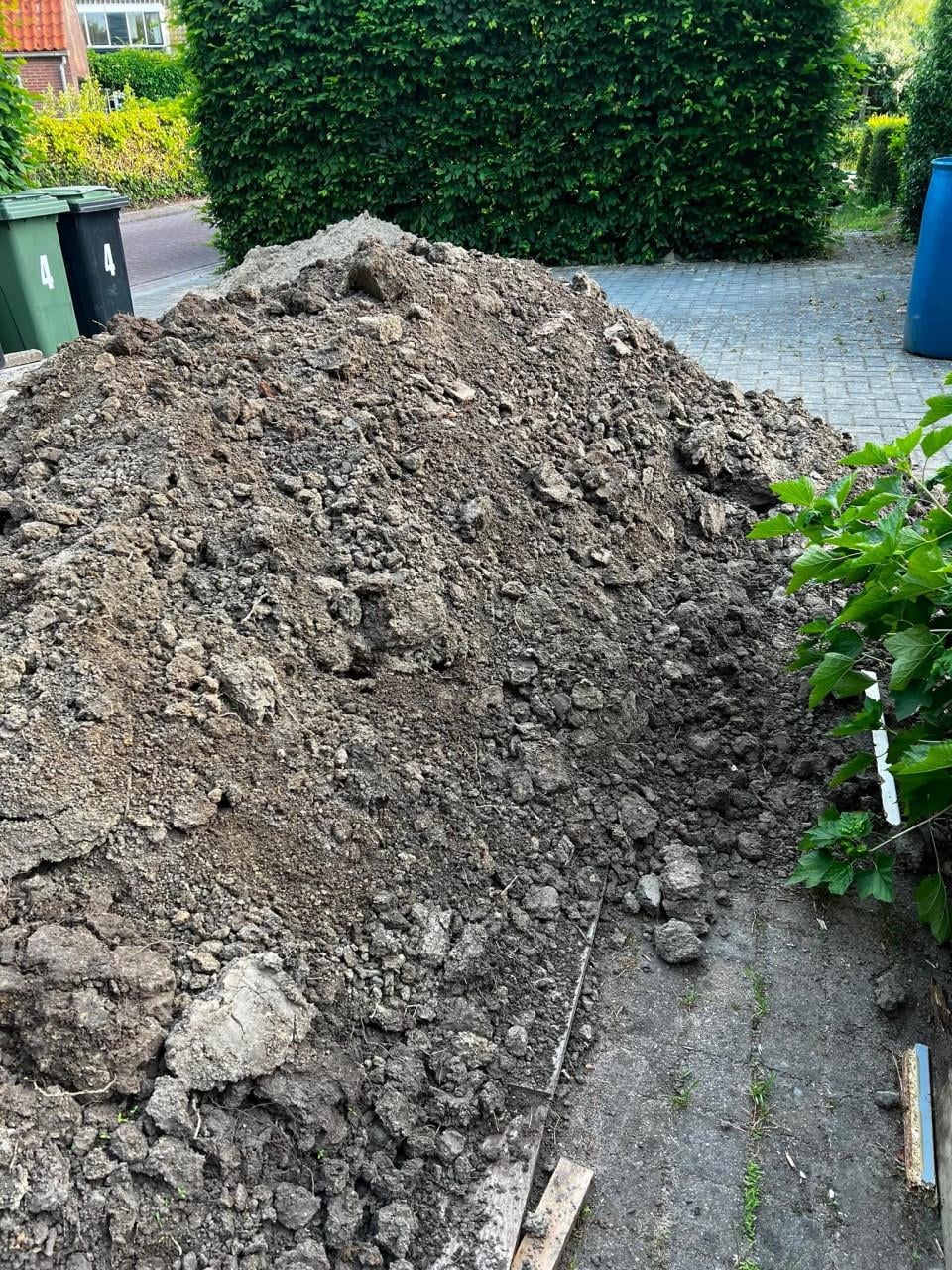 Ruilen: 4 m3 (kuub) schone grond (tuinaarde)
