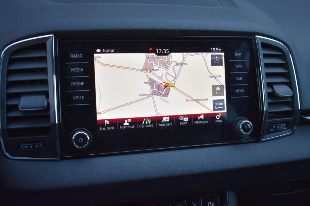 Skoda Karoq 1.5 tsi act sportline | nap | camera | stoelverwarming | apple 