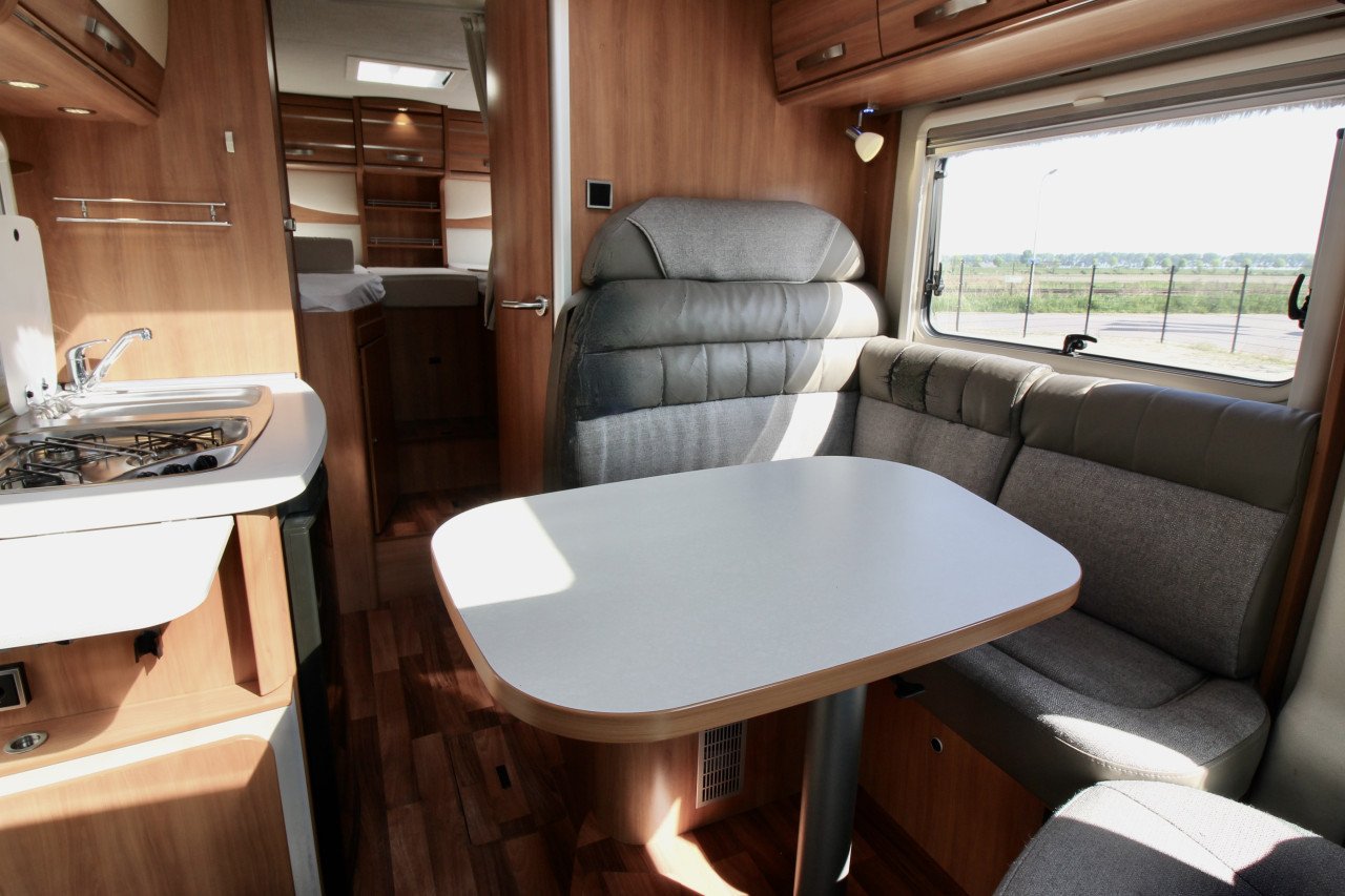 Hymer Ensis-T 474( Lengtebedden compact)