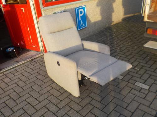 Elektrische stoffen relax fauteuil in goede staat