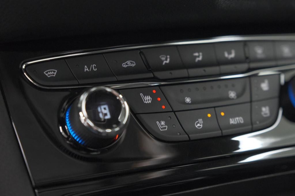 Opel Astra 130 business elegance | schuif-/kanteldak | camera | stoelventil