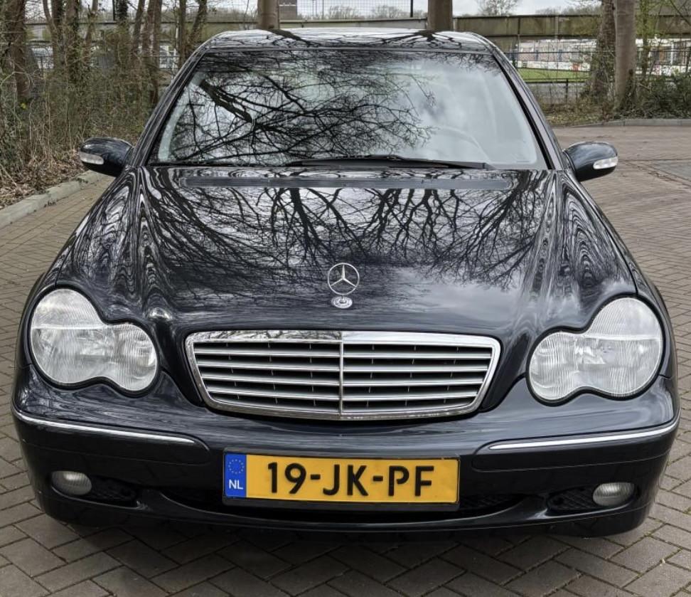Mercedes-Benz C-Klasse 2.0 C180 Sedan 2002 Elegance