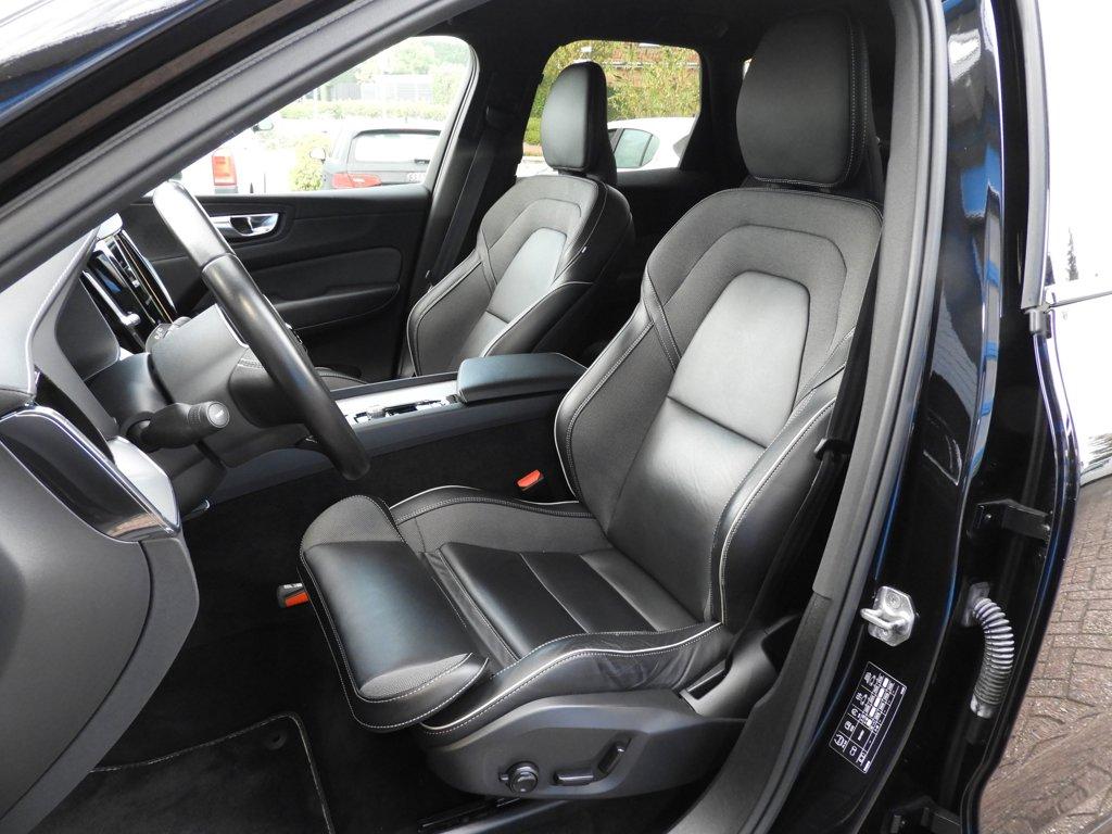Volvo XC60 2.0 b4 inscription r-design