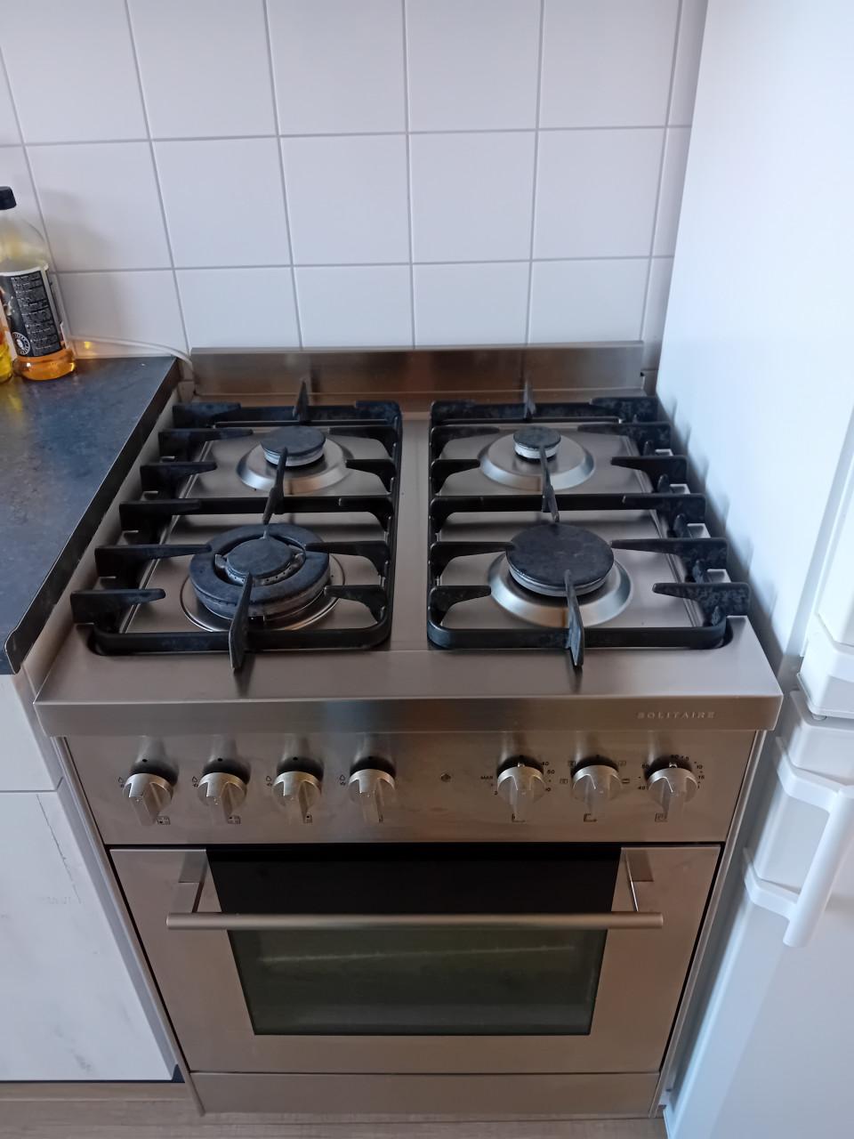 Soilitaire 4-pits gasfornuis met oven