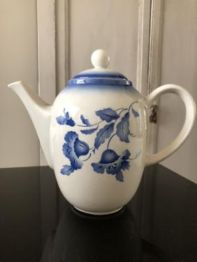 Mooie brocante thee / koffiepot met blauw motief