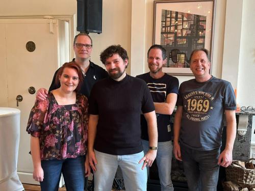 LEAD-TOETSENIST GEZOCHT!!