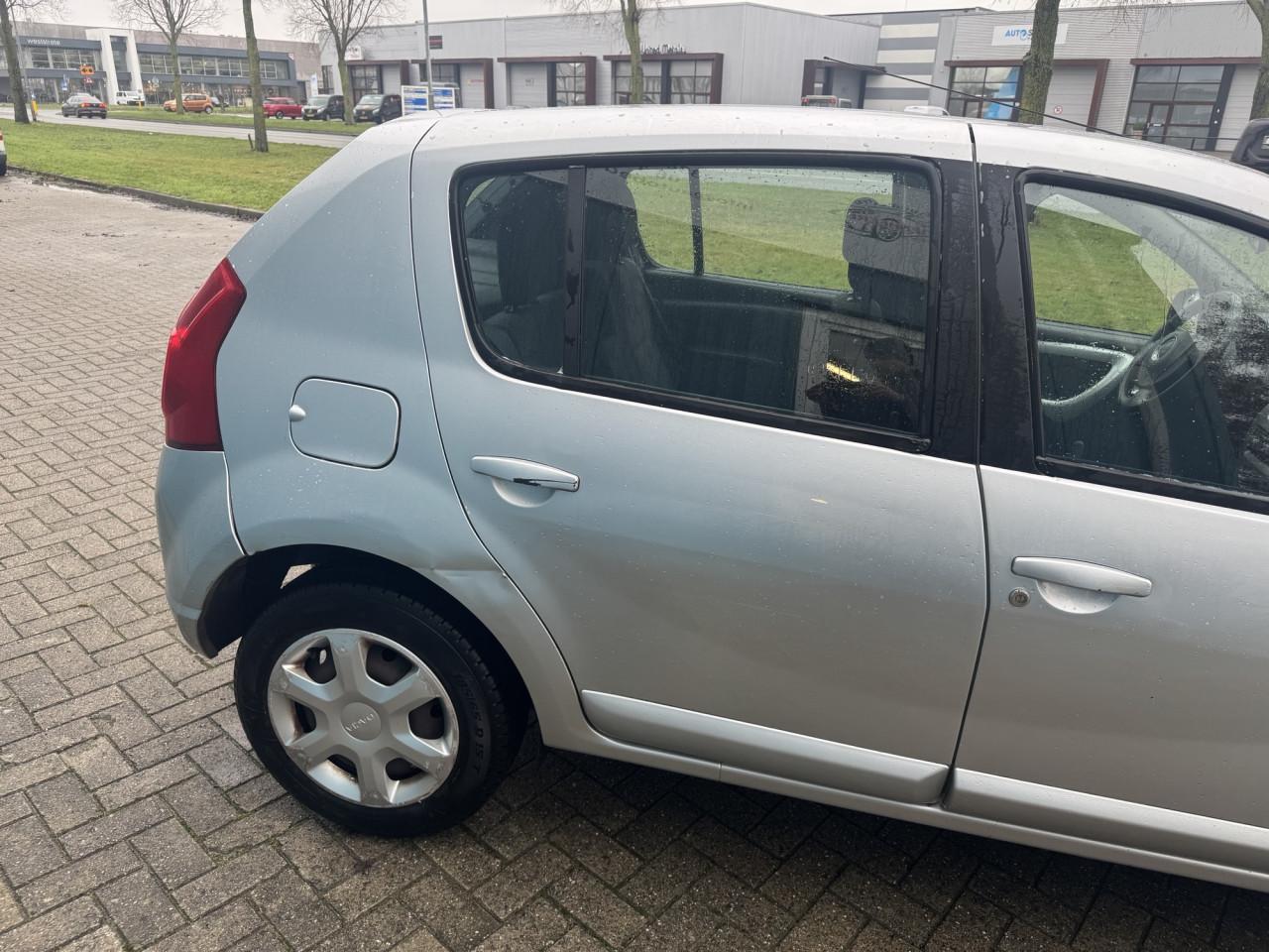 Dacia Sandero 1.2 16v 2010