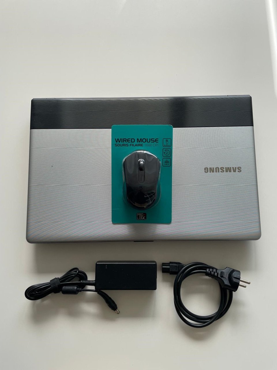 Samsung 17 inch laptop | Windows 11 SSD 8GB RAM Office + Muis