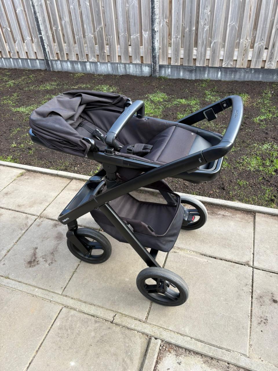 Dubatti two kinderwagen