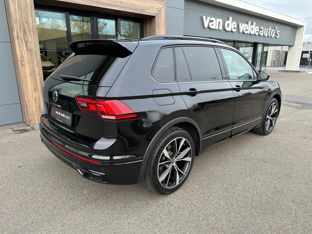 Volkswagen Tiguan 1.5 tsi 150pk dsg r-line | panoramadak | 20 inch | black 
