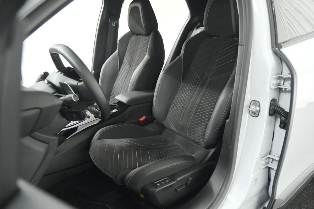 Peugeot 2008 puretech 130 eat8 gt | 360 camera | stoelmassage | adaptieve c