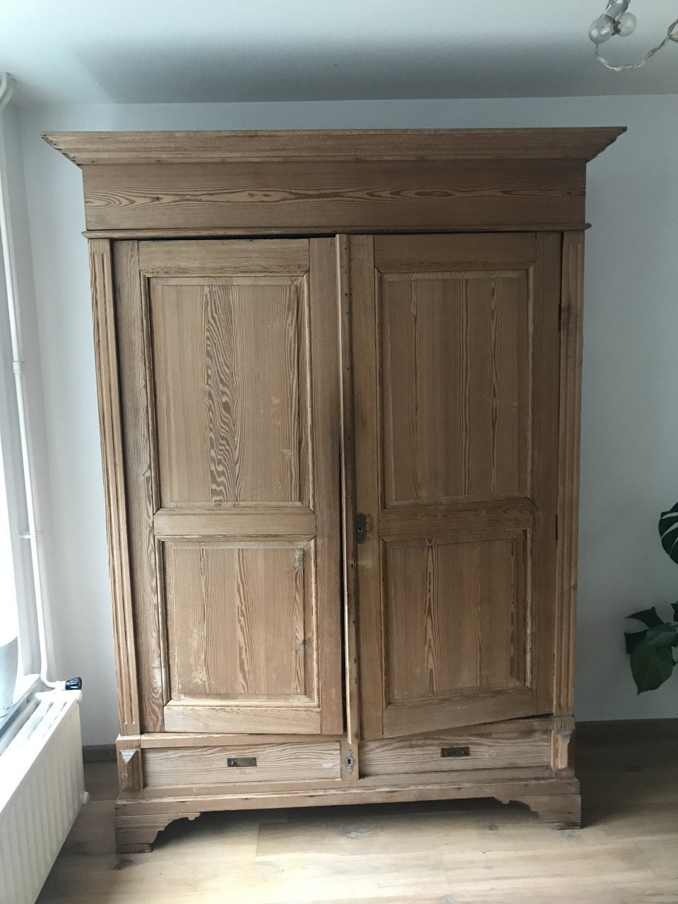 Grenen kast