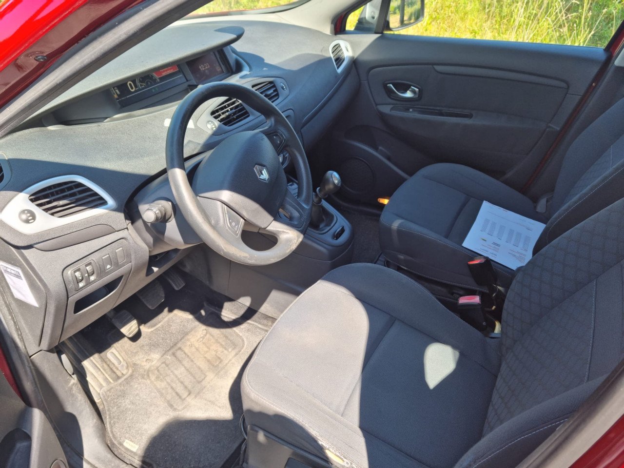 Renault scenic 1.4i bouwjaar 2010 apk 10-2025